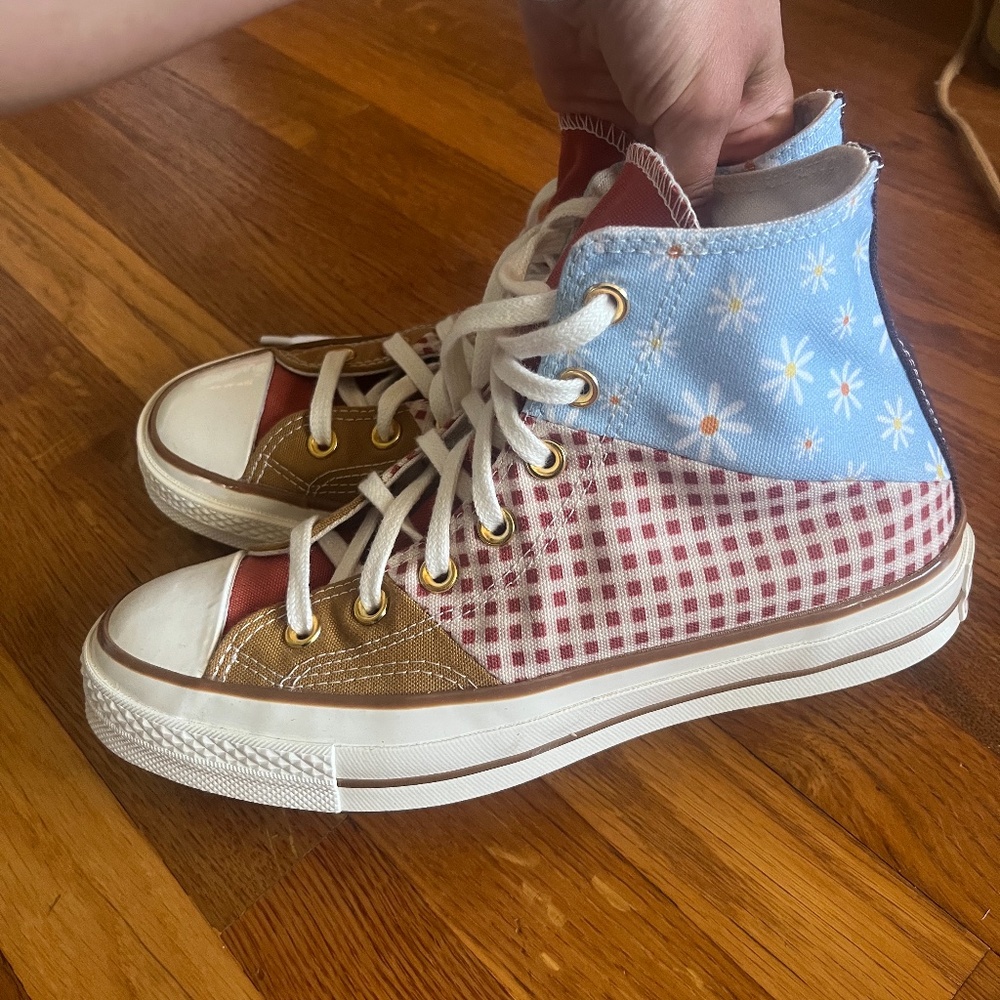 BRAND NEW Custom Converse Chuck Taylor hi tops